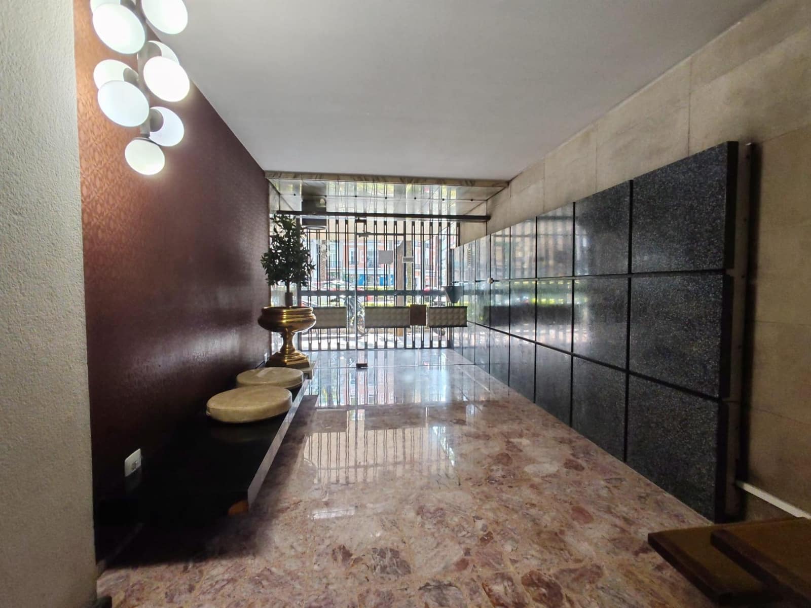 4 slaapkamer Flat te huur in Valencia stad - € 1.750 (Ref: 9257392)