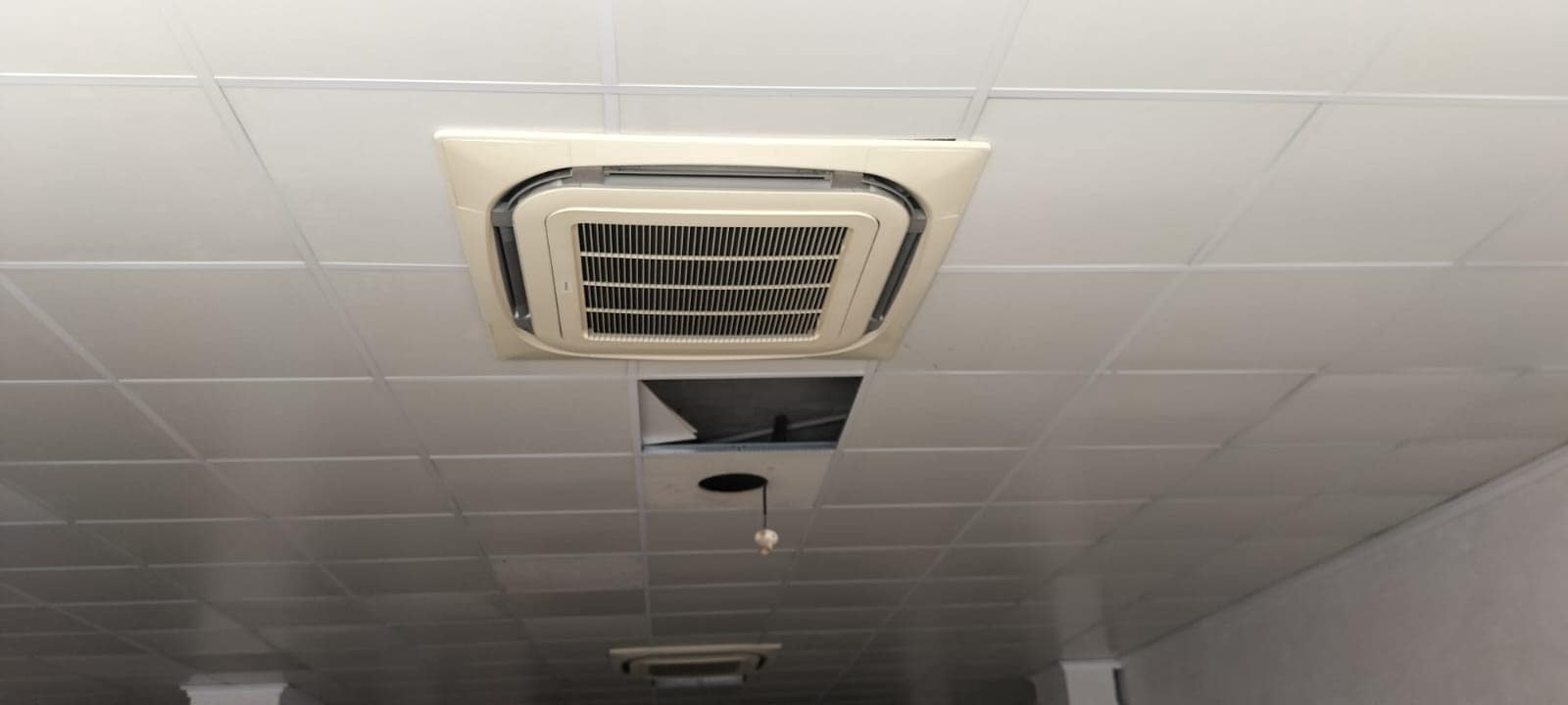 Commercial for rent in Castello de la Plana - € 2,300 (Ref: 9344899)