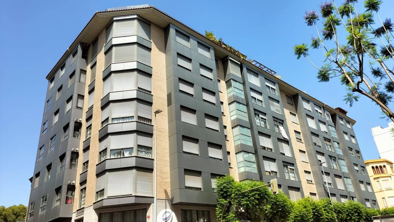 Commercial for rent in Castello de la Plana - € 2,300 (Ref: 9344899)