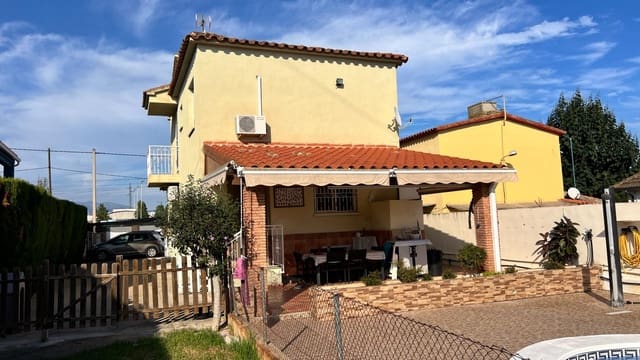 Finca/Casa Rural de 4 habitaciones en Castelló de la Plana en venta con piscina - 375.000 € (Ref: 9347442)