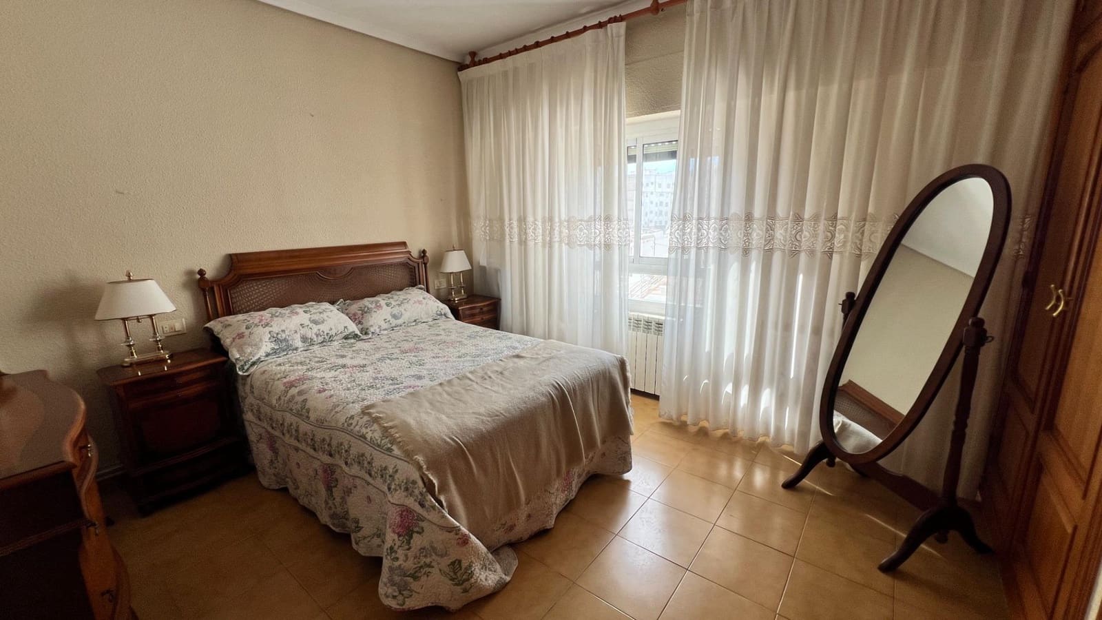 4 slaapkamer Flat te koop in Castello de la Plana - € 170.000 (Ref: 9355947)