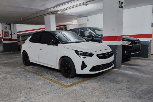 Garage te huur in Russafa, Valencia stad - € 120 (Ref: 9367681)