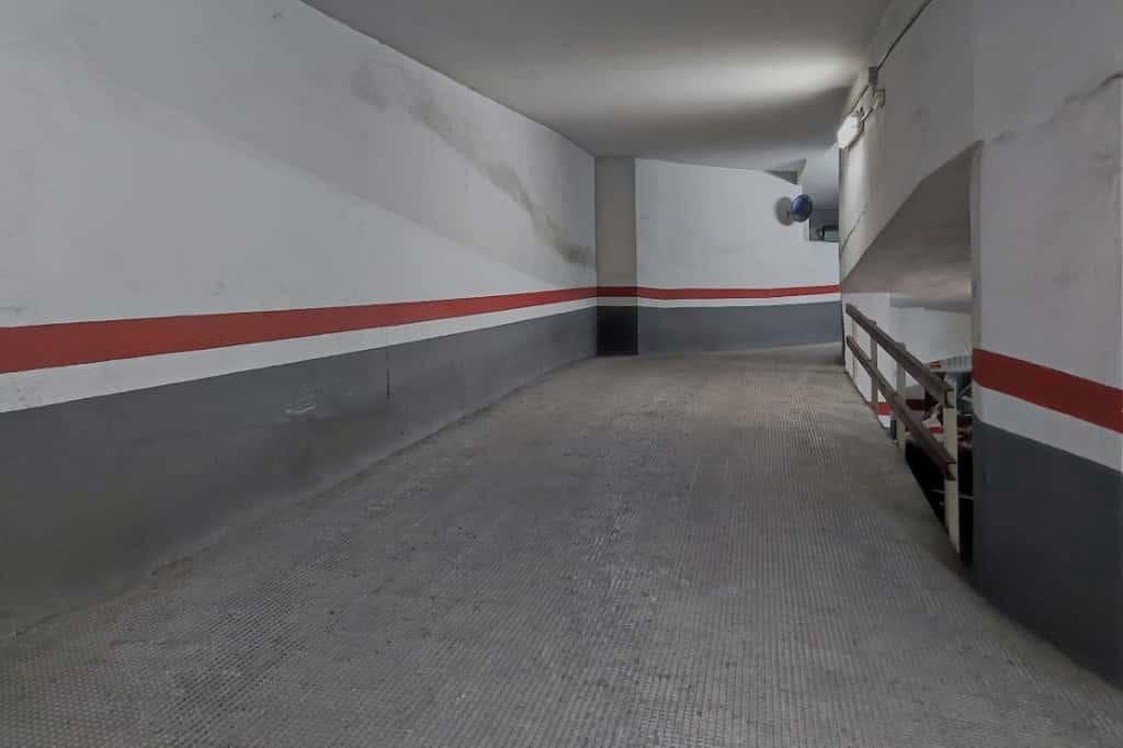 Garaje en València ciudad en alquiler - 120 € (Ref: 9367681)