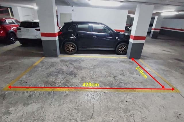 Garage te huur in Russafa, Valencia stad - € 120 (Ref: 9367681)