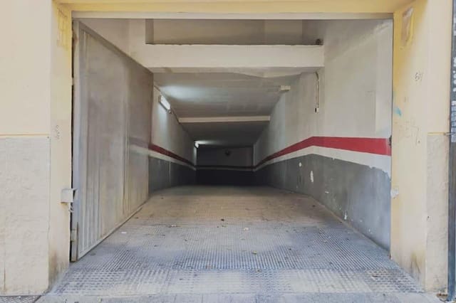 Garage te huur in Russafa, Valencia stad - € 120 (Ref: 9367681)