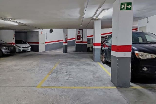 Garage te huur in Russafa, Valencia stad - € 120 (Ref: 9367681)