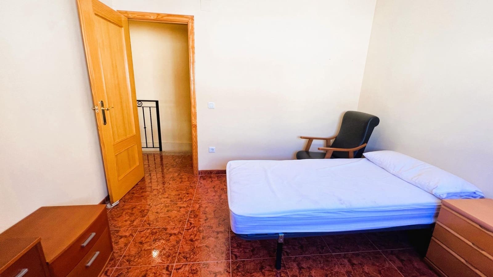 5 makuuhuone Rivitalo myytävänä paikassa La Pobla Tornesa mukana 
autotalli - 220 000 € (Ref: 9375411)