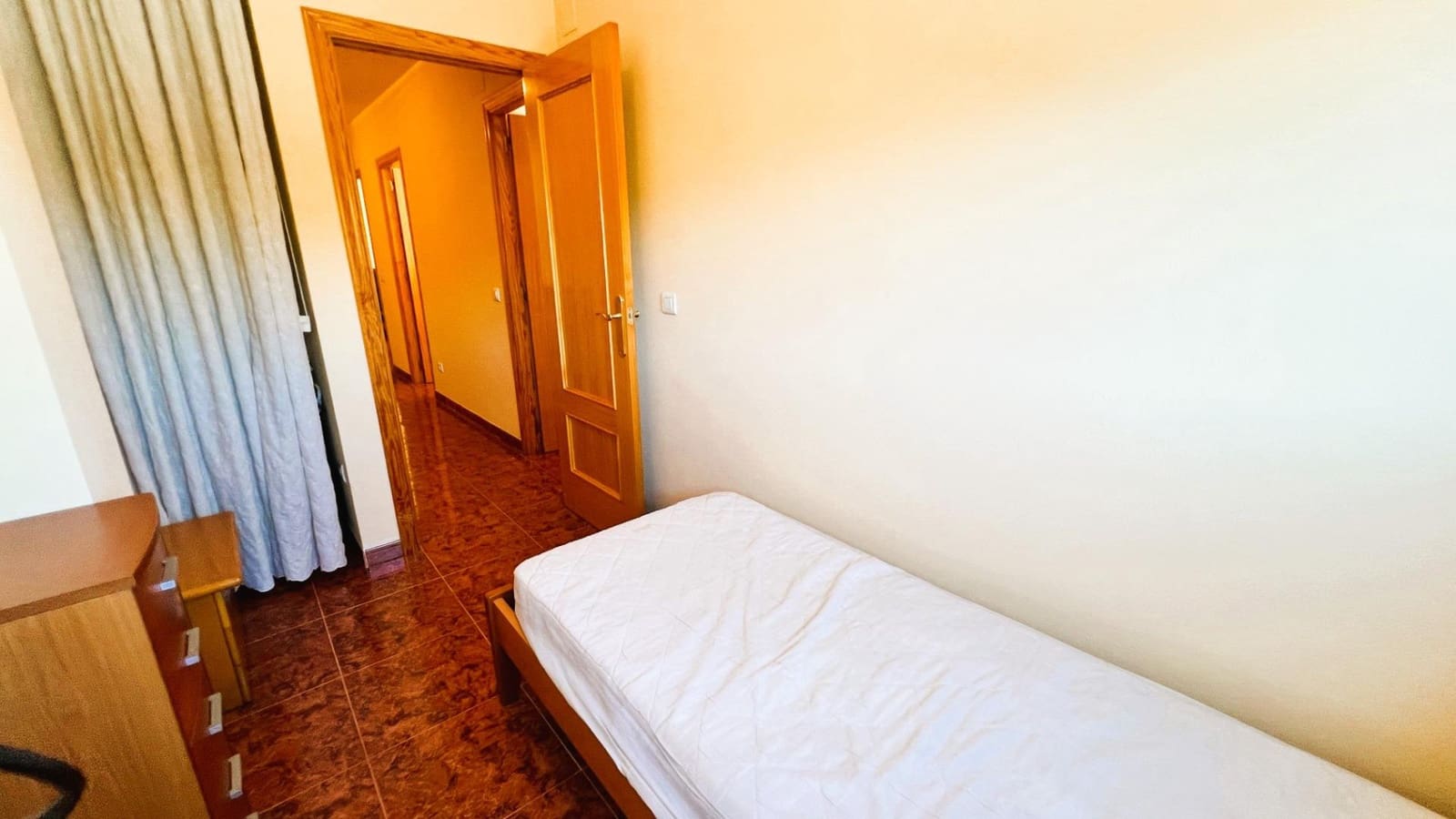 5 makuuhuone Rivitalo myytävänä paikassa La Pobla Tornesa mukana 
autotalli - 220 000 € (Ref: 9375411)