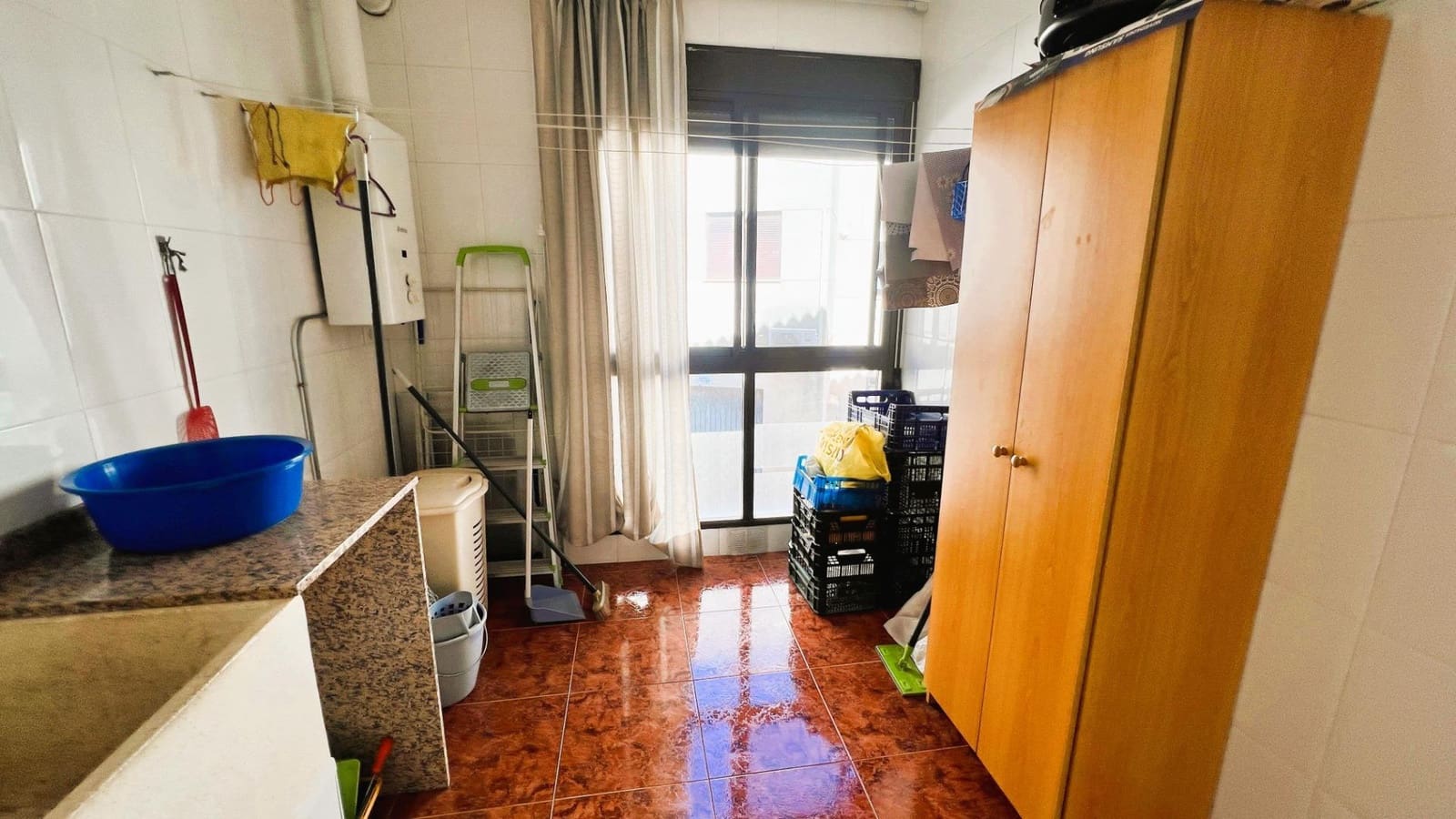 5 makuuhuone Rivitalo myytävänä paikassa La Pobla Tornesa mukana 
autotalli - 220 000 € (Ref: 9375411)