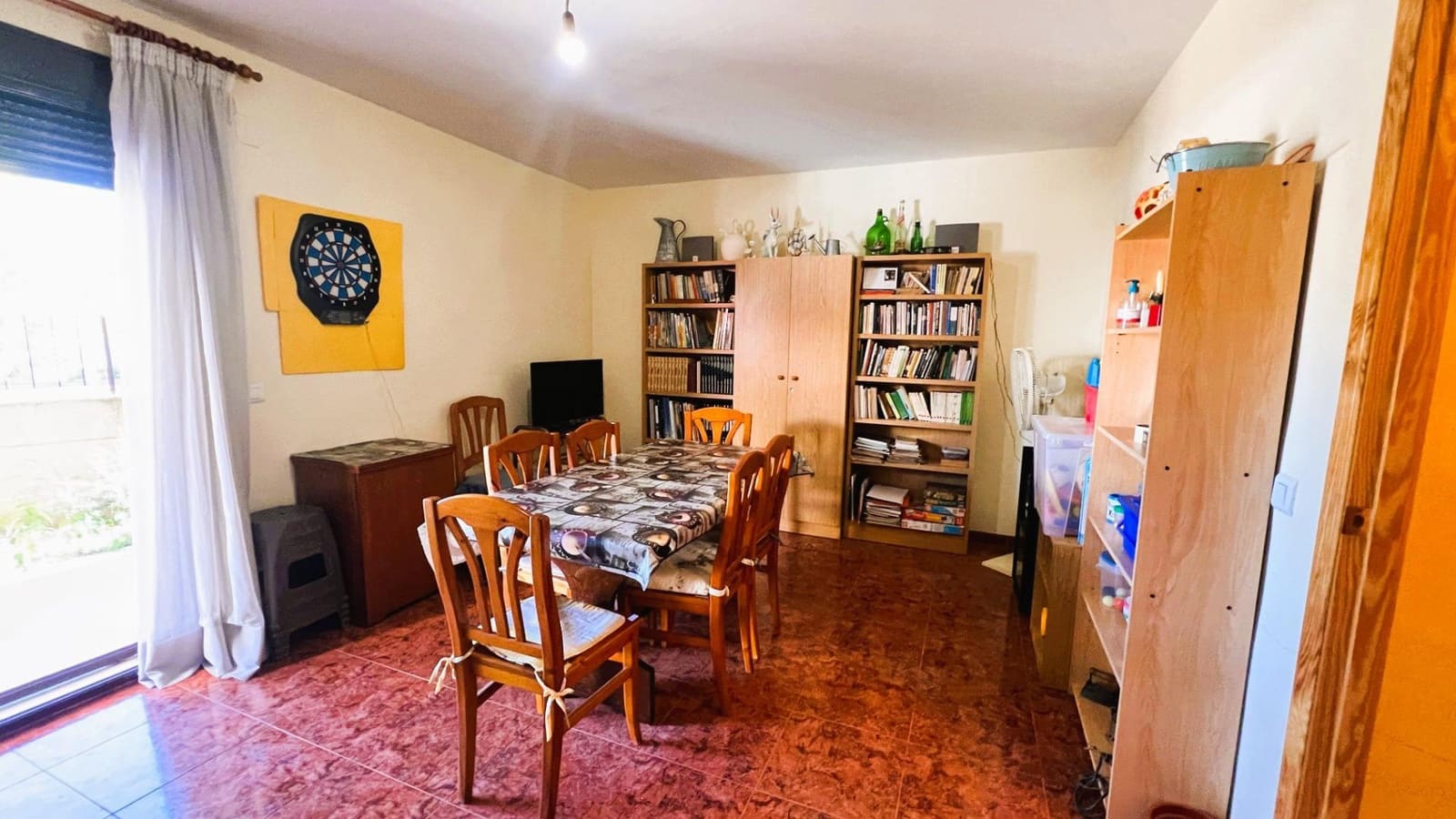 5 makuuhuone Rivitalo myytävänä paikassa La Pobla Tornesa mukana 
autotalli - 220 000 € (Ref: 9375411)