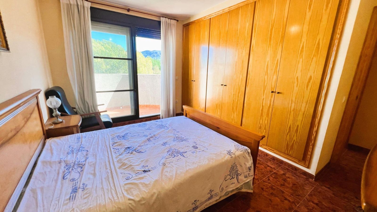 5 makuuhuone Rivitalo myytävänä paikassa La Pobla Tornesa mukana 
autotalli - 220 000 € (Ref: 9375411)