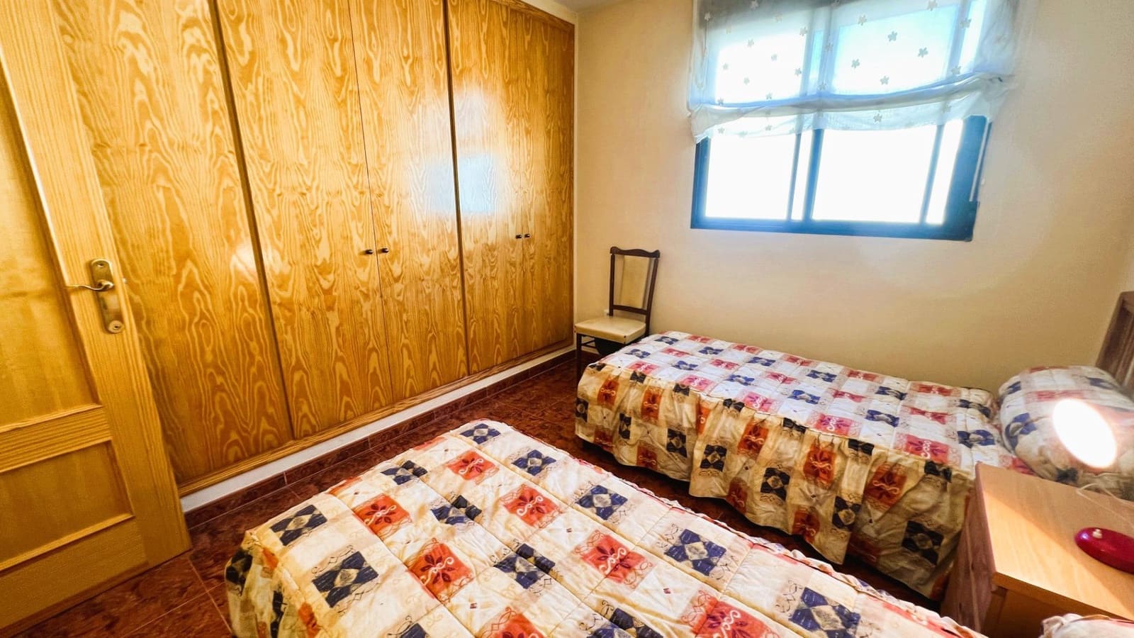 5 makuuhuone Rivitalo myytävänä paikassa La Pobla Tornesa mukana 
autotalli - 220 000 € (Ref: 9375411)