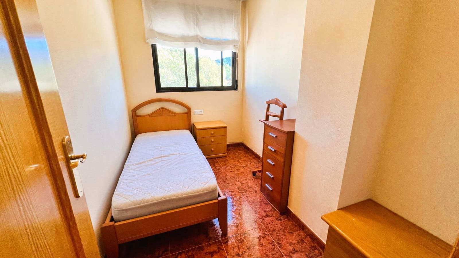 5 makuuhuone Rivitalo myytävänä paikassa La Pobla Tornesa mukana 
autotalli - 220 000 € (Ref: 9375411)