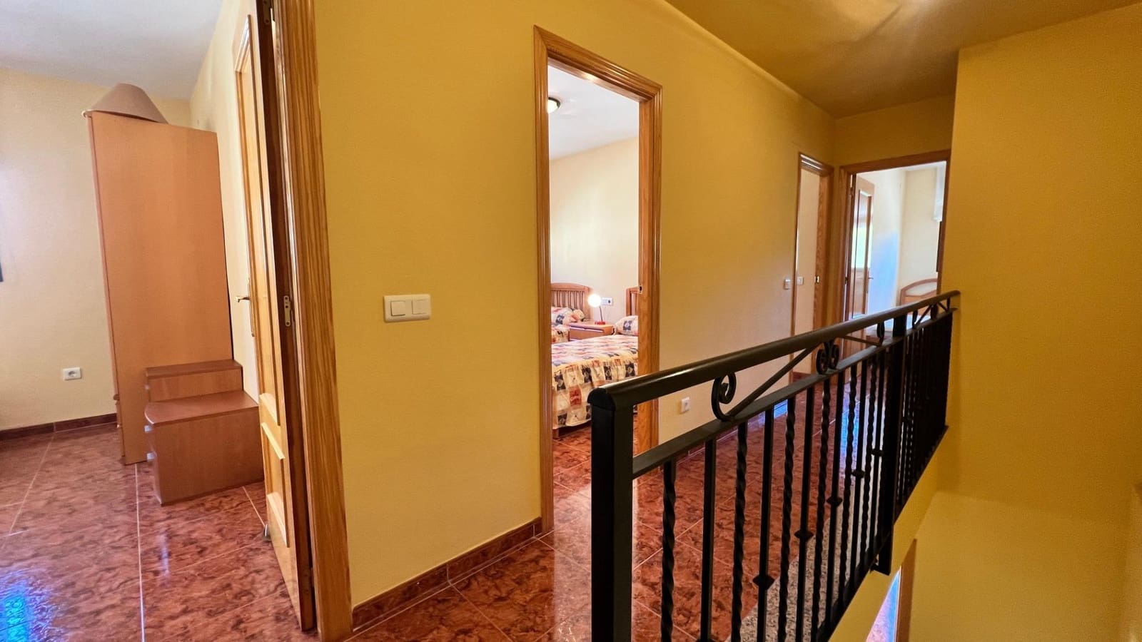 5 makuuhuone Rivitalo myytävänä paikassa La Pobla Tornesa mukana 
autotalli - 220 000 € (Ref: 9375411)