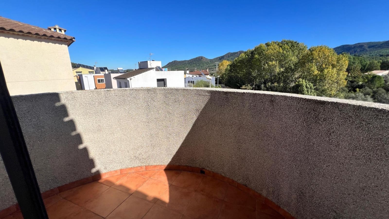 5 makuuhuone Rivitalo myytävänä paikassa La Pobla Tornesa mukana 
autotalli - 220 000 € (Ref: 9375411)