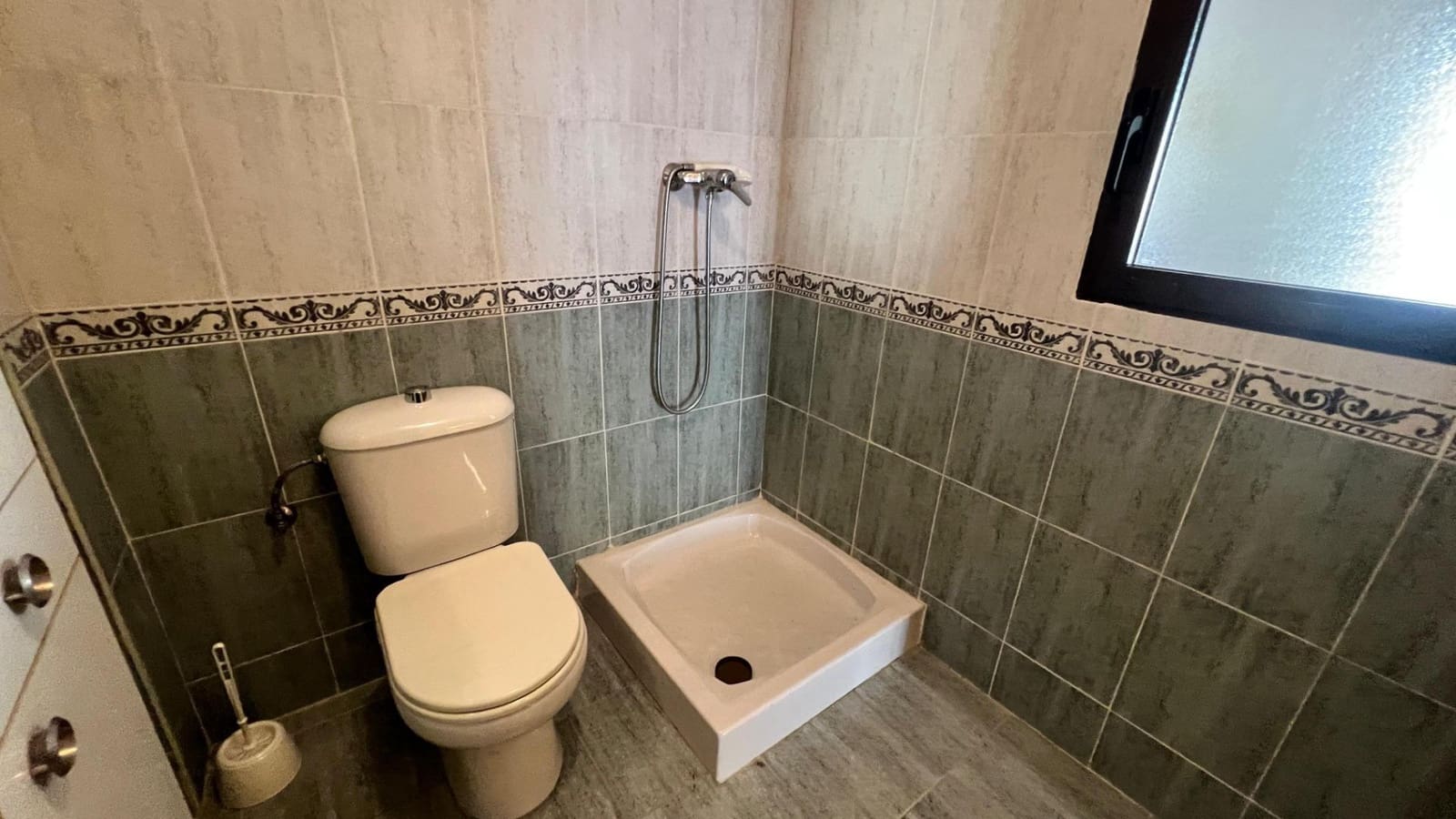 5 makuuhuone Rivitalo myytävänä paikassa La Pobla Tornesa mukana 
autotalli - 220 000 € (Ref: 9375411)