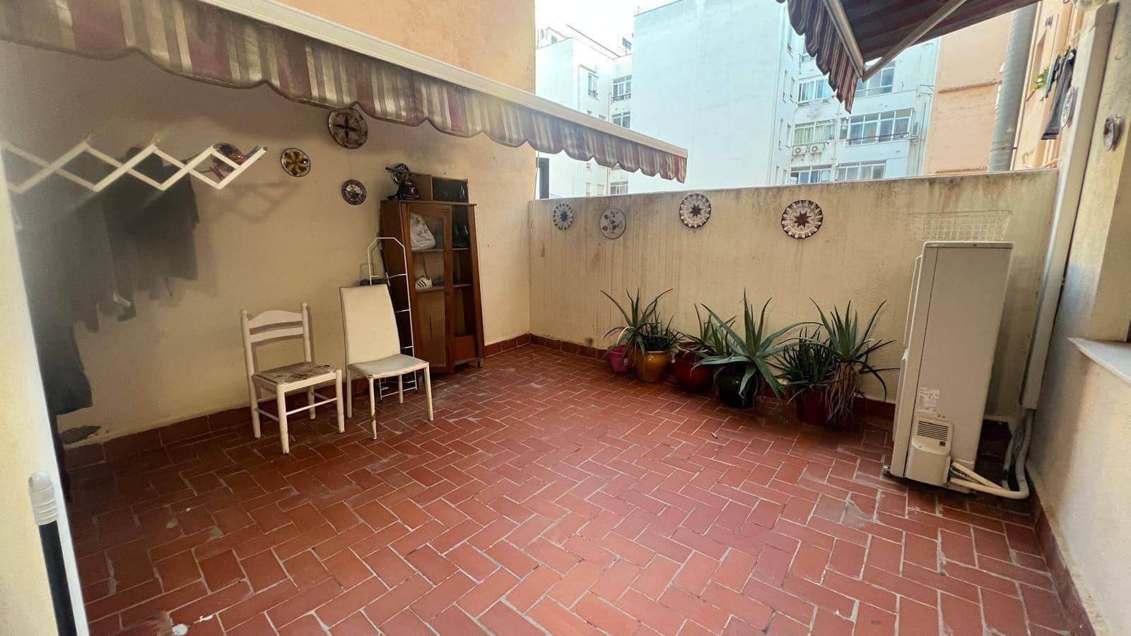 4 bedroom Flat for sale in Castello de la Plana - € 269,000 (Ref: 9403500)