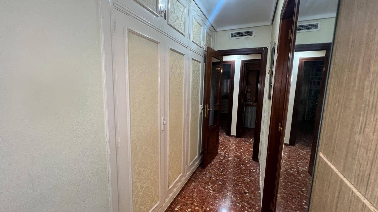 4 bedroom Flat for sale in Castello de la Plana - € 269,000 (Ref: 9403500)