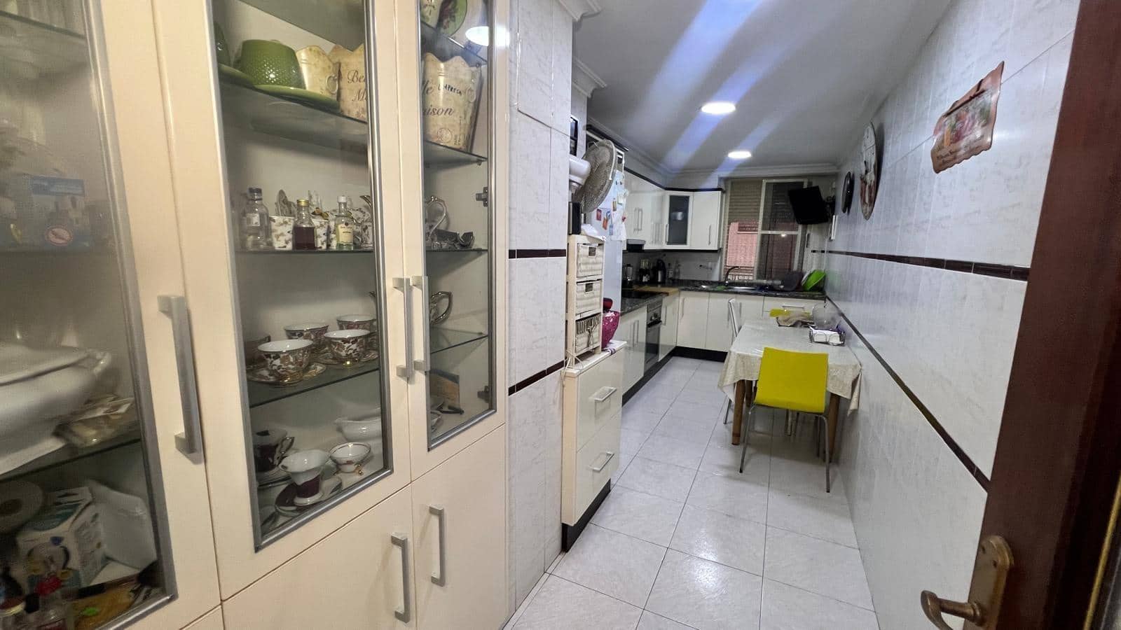 4 bedroom Flat for sale in Castello de la Plana - € 240,000 (Ref: 9403500)