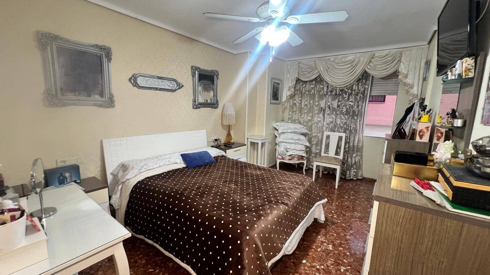 4 bedroom Flat for sale in Castello de la Plana - € 240,000 (Ref: 9403500)