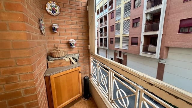 4 slaapkamer Flat te koop in Norte, Castelló de la Plana - € 240.000 (Ref: 9403500)