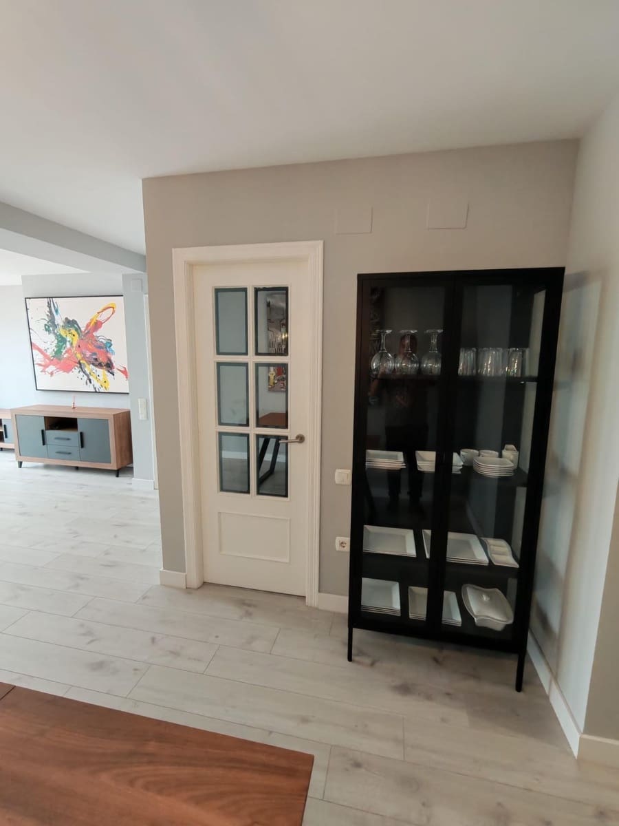 2 slaapkamer Penthouse te huur in Valencia stad - € 1.600 (Ref: 9417688)