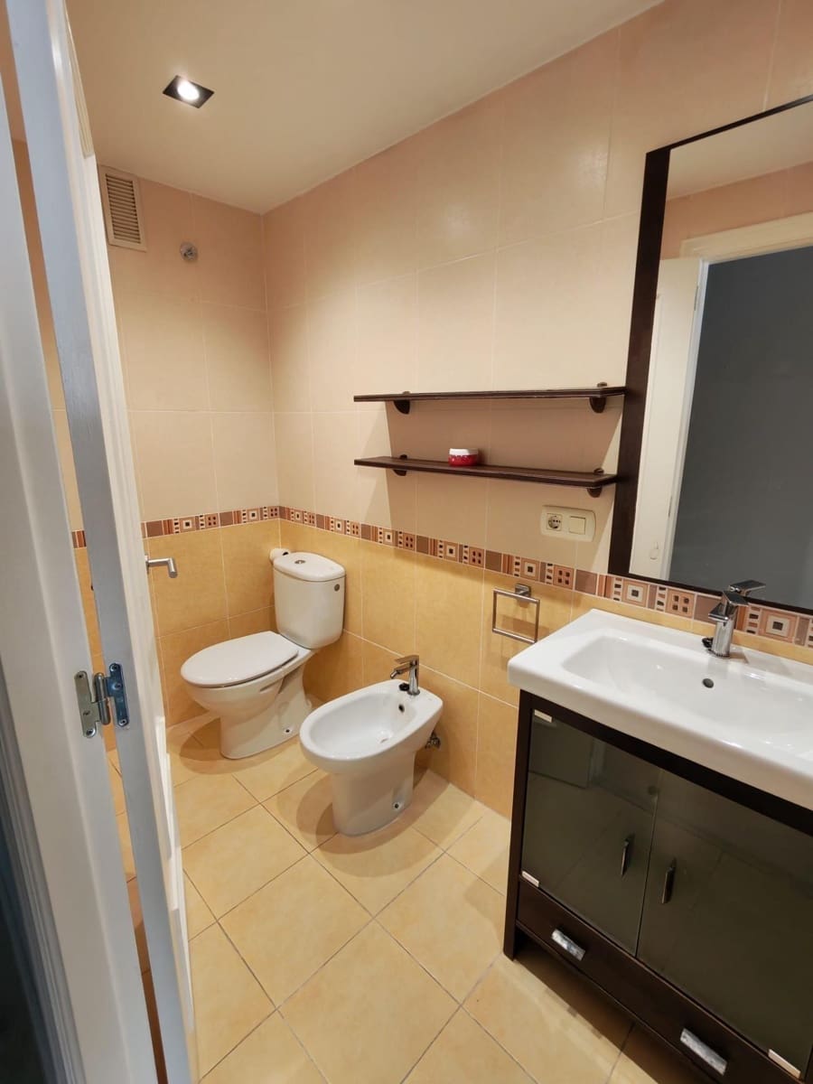 2 slaapkamer Penthouse te huur in Valencia stad - € 1.600 (Ref: 9417688)