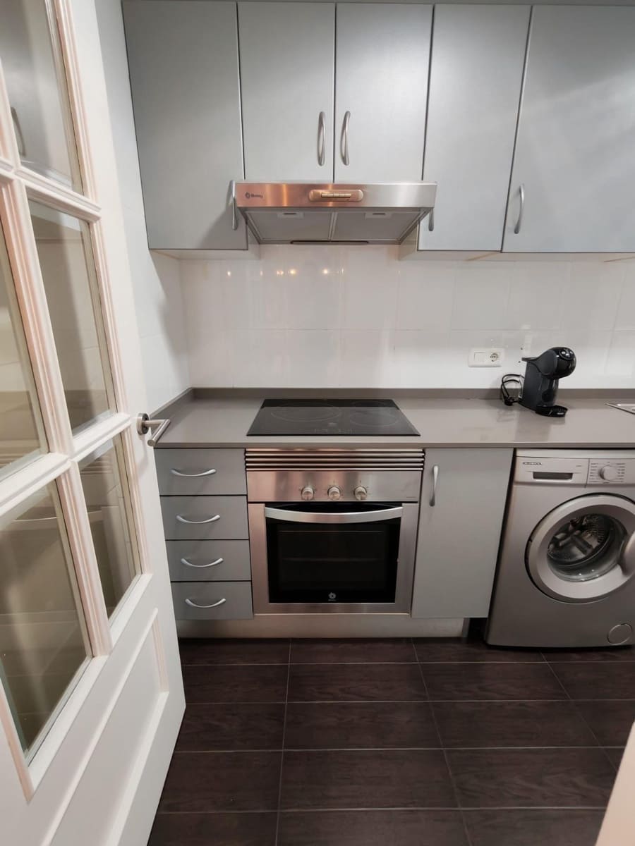 2 slaapkamer Penthouse te huur in Valencia stad - € 1.600 (Ref: 9417688)