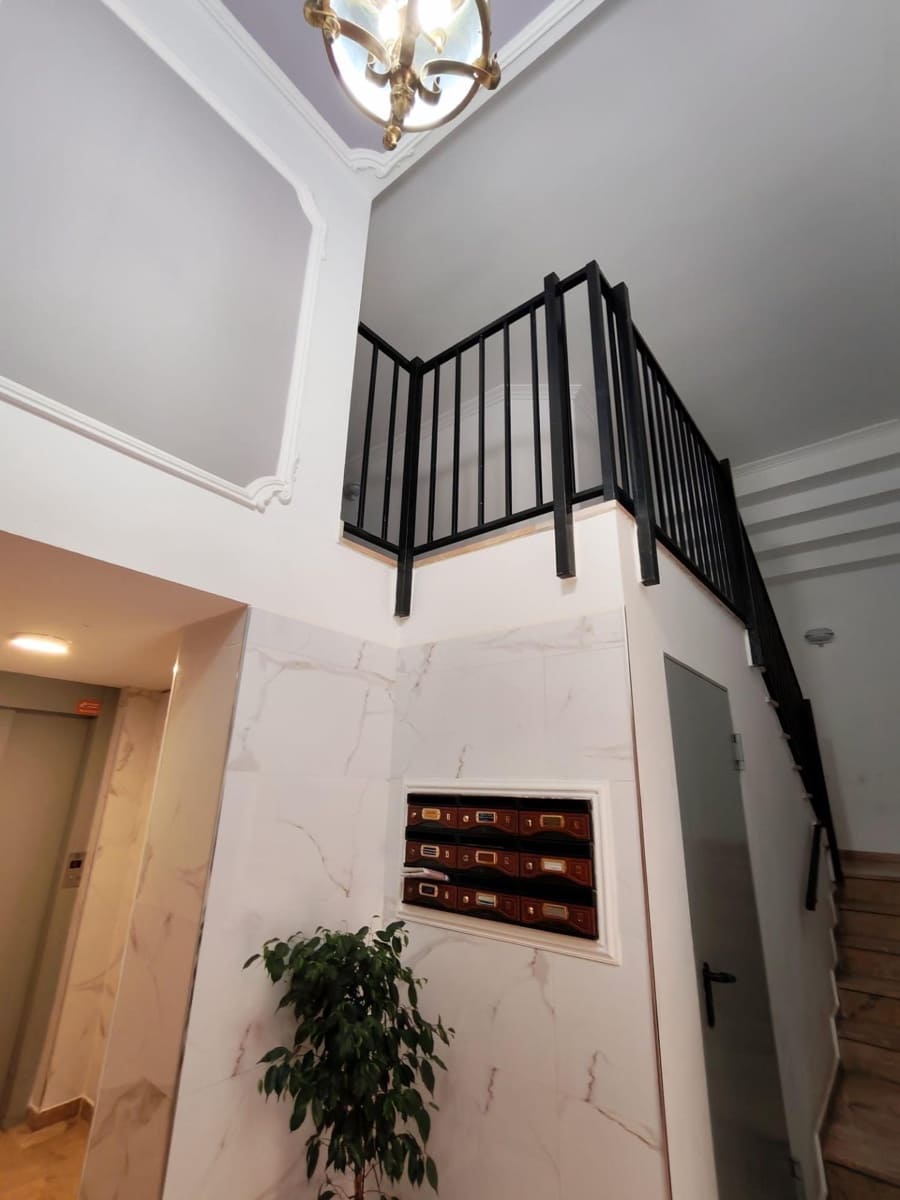 2 slaapkamer Penthouse te huur in Valencia stad - € 1.600 (Ref: 9417688)