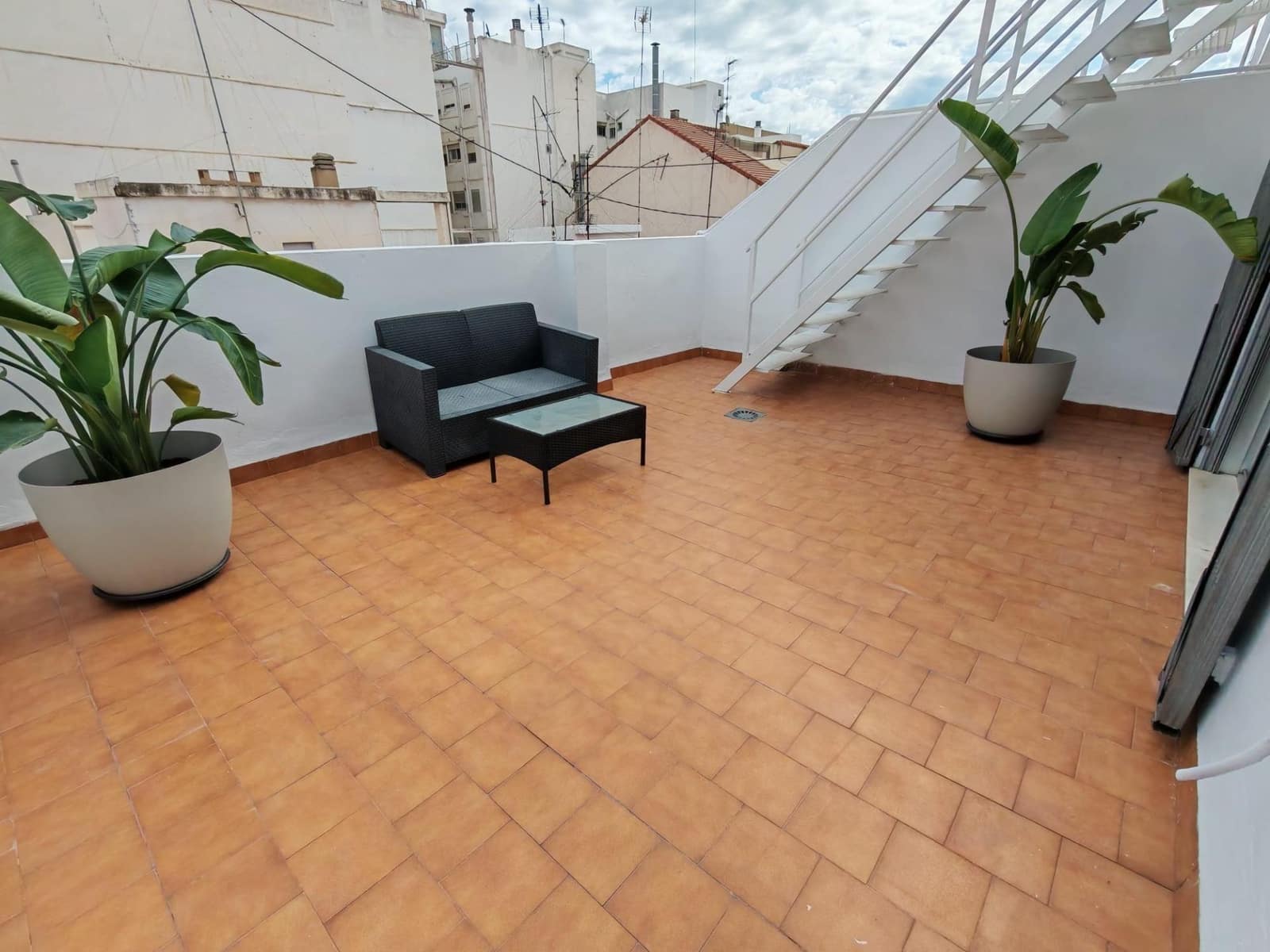 2 slaapkamer Penthouse te huur in Valencia stad - € 1.600 (Ref: 9417688)