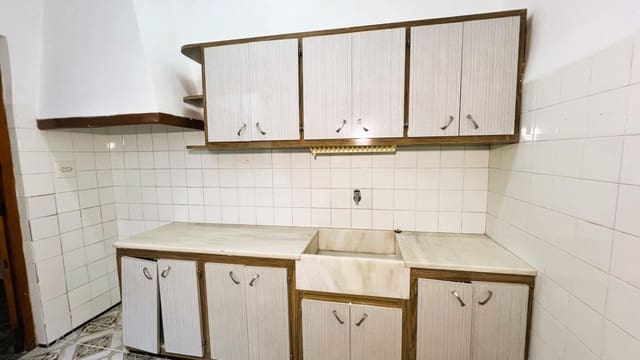 5 slaapkamer Huis te koop in Burriana / Borriana - € 79.000 (Ref: 9446463)