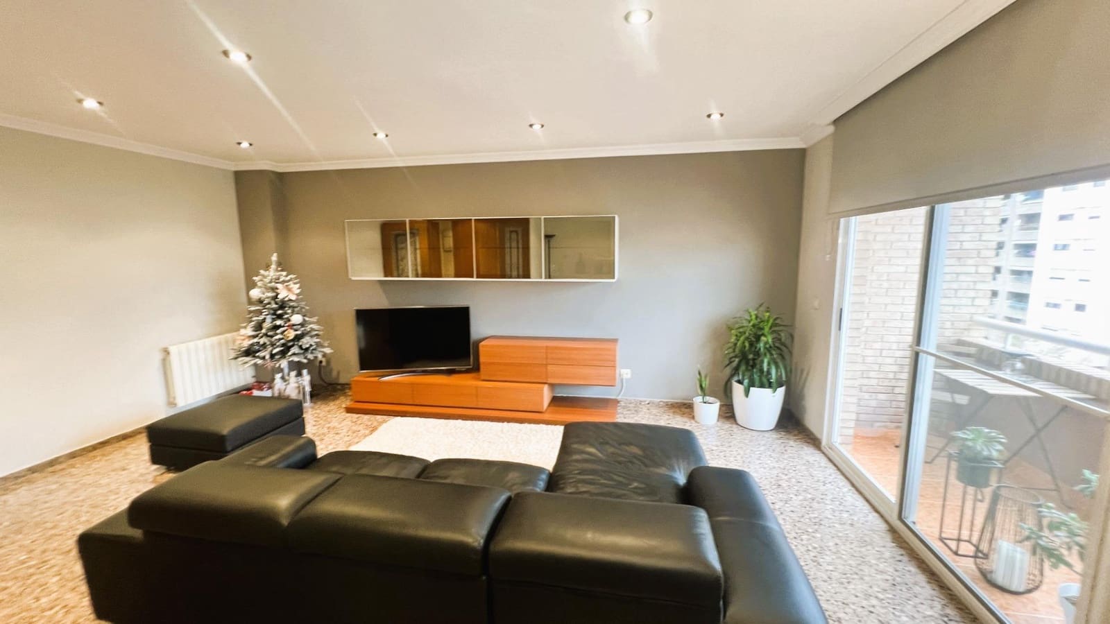 3 Zimmer Wohnung zu verkaufen in Castello de la Plana mit Pool - 230.000 € (Ref: 9513496)