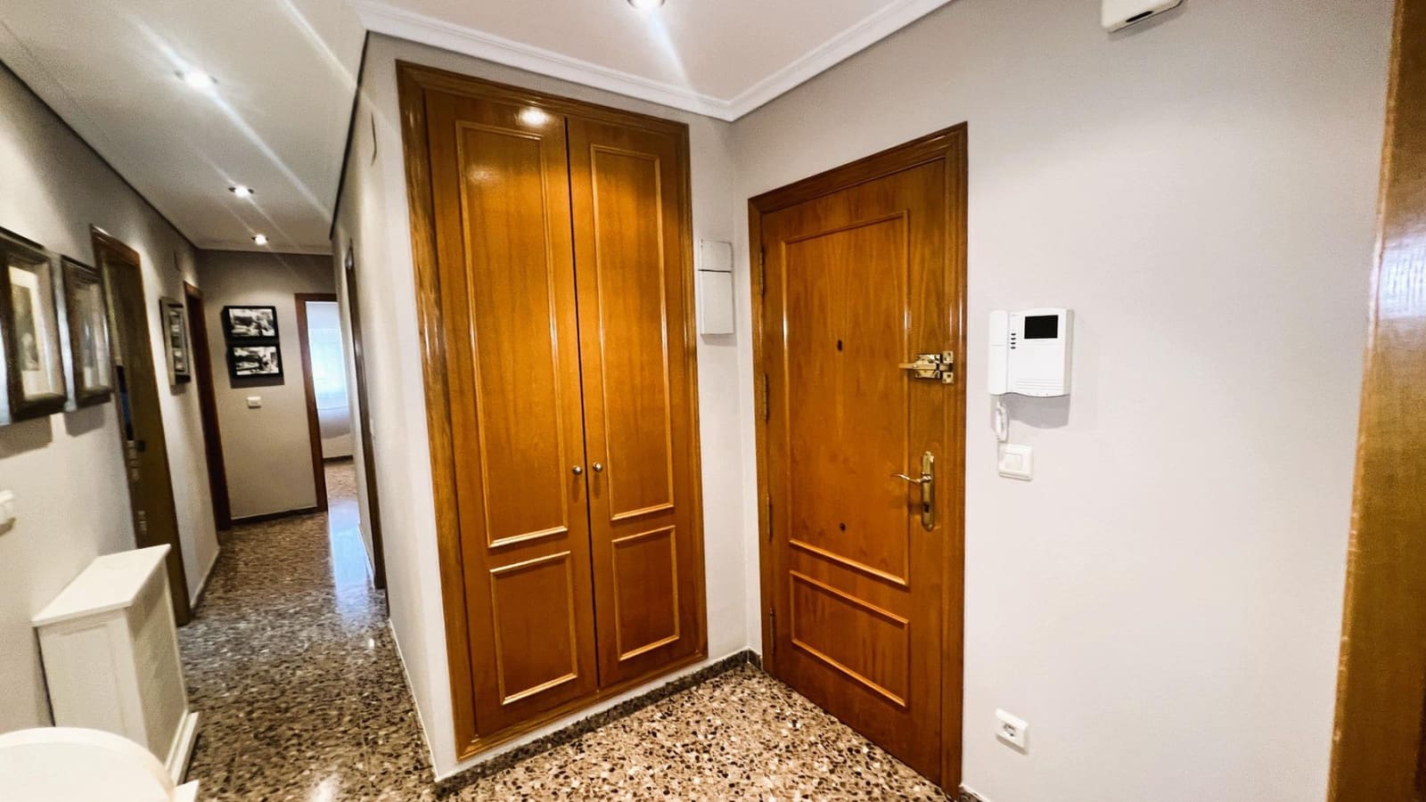 3 Zimmer Wohnung zu verkaufen in Castello de la Plana mit Pool - 230.000 € (Ref: 9513496)