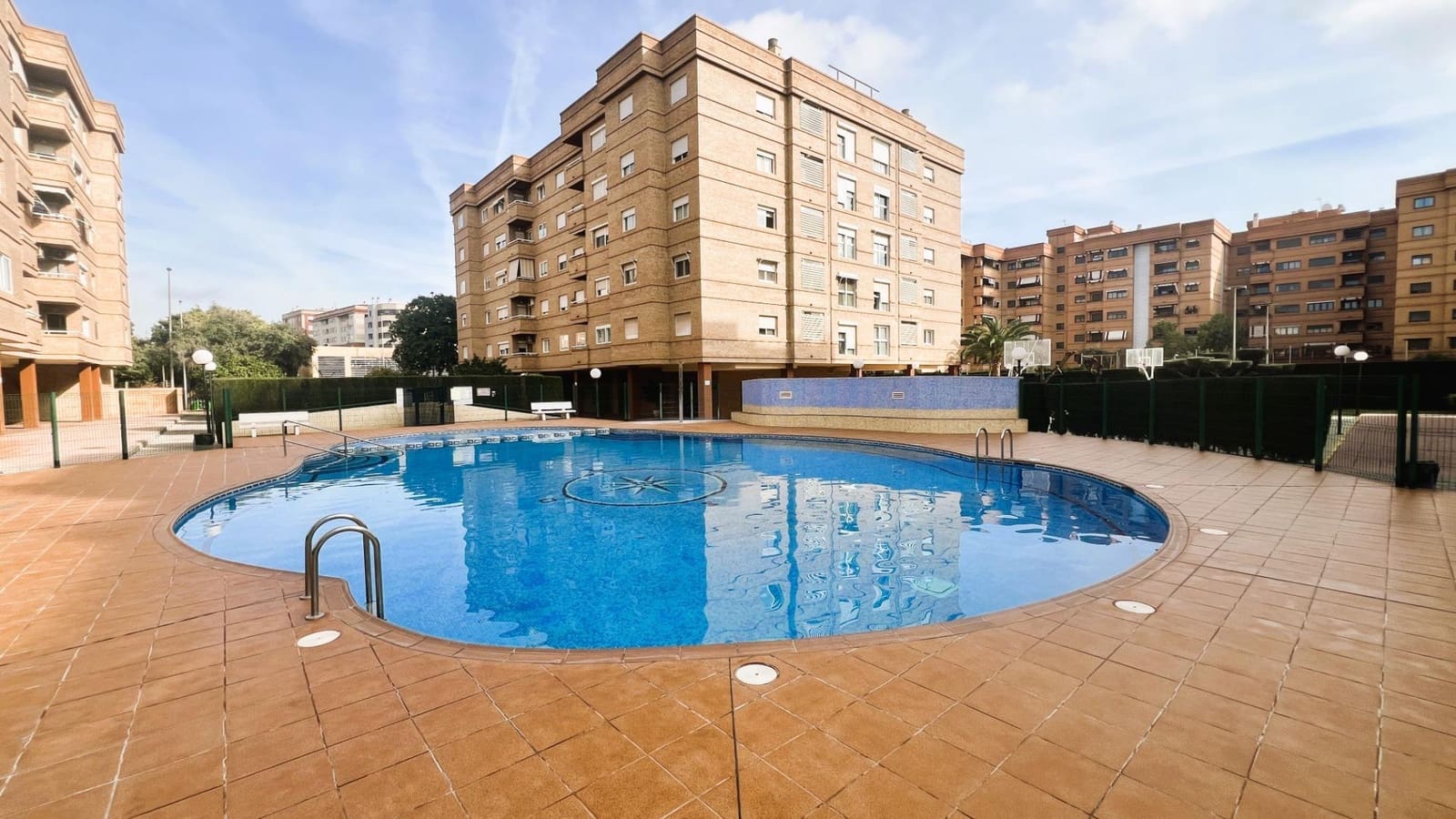 3 Zimmer Wohnung zu verkaufen in Castello de la Plana mit Pool - 230.000 € (Ref: 9513496)