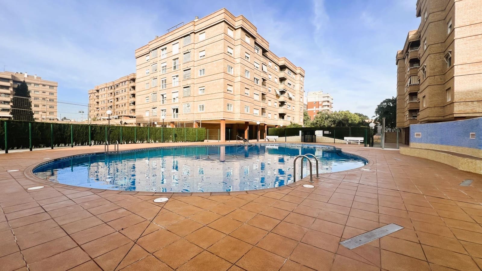 3 Zimmer Wohnung zu verkaufen in Castello de la Plana mit Pool - 230.000 € (Ref: 9513496)