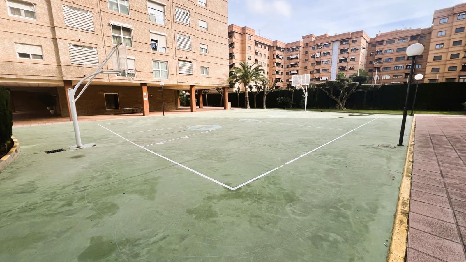 3 Zimmer Wohnung zu verkaufen in Castello de la Plana mit Pool - 230.000 € (Ref: 9513496)