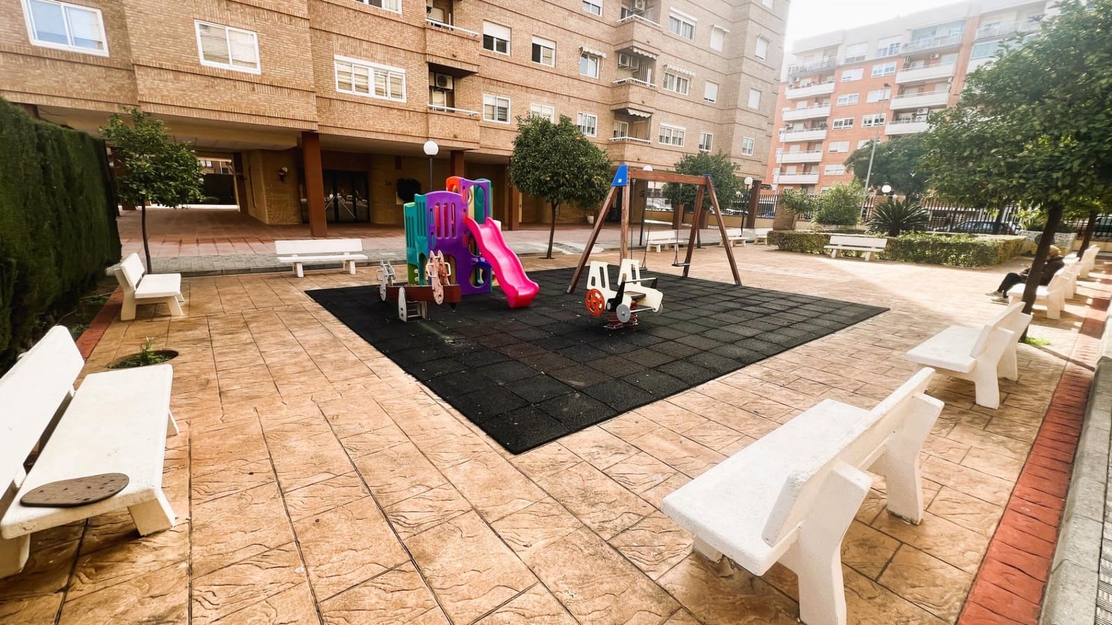 3 Zimmer Wohnung zu verkaufen in Castello de la Plana mit Pool - 230.000 € (Ref: 9513496)