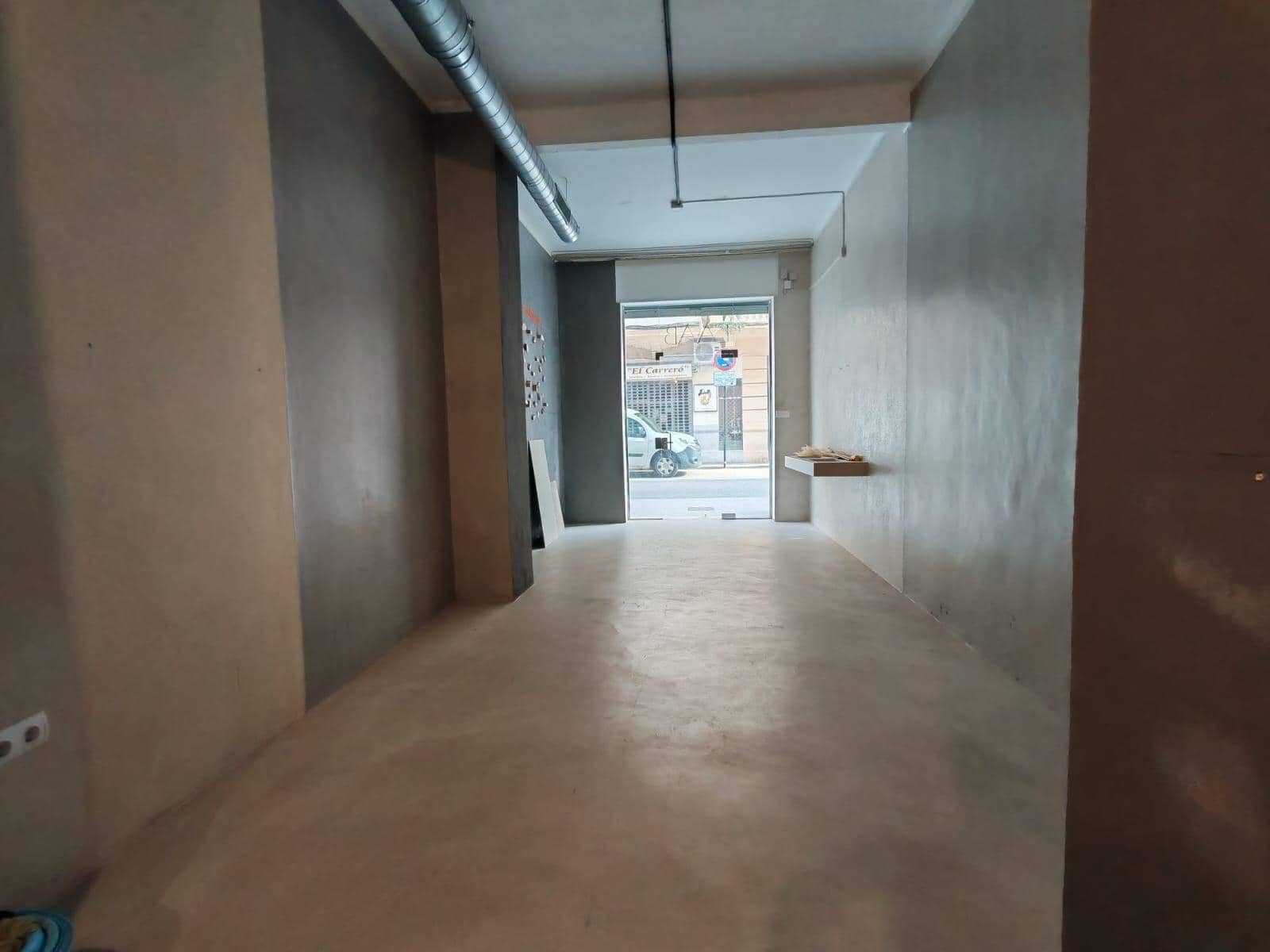 Commercial for rent in Valencia city - € 1,200 (Ref: 9561930)