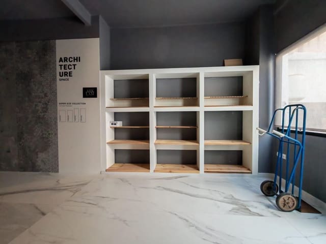 Commercial for rent in Russafa, Valencia city - € 1,200 (Ref: 9561930)