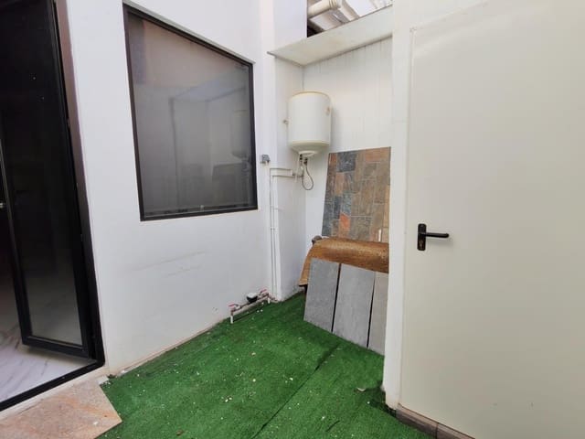 Commercial for rent in Russafa, Valencia city - € 1,200 (Ref: 9561930)