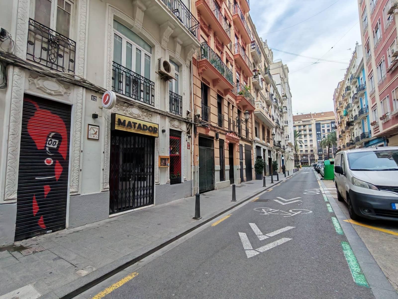 Commercial for rent in Valencia city - € 1,200 (Ref: 9561930)