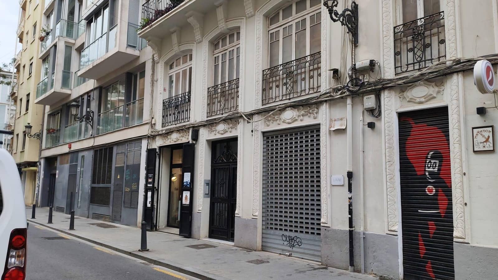 Commercial for rent in Valencia city - € 1,200 (Ref: 9561930)