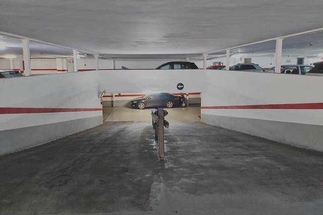 Garage till salu i Mestalla, Valencia stad - 32 000 € (Ref: 9574723)