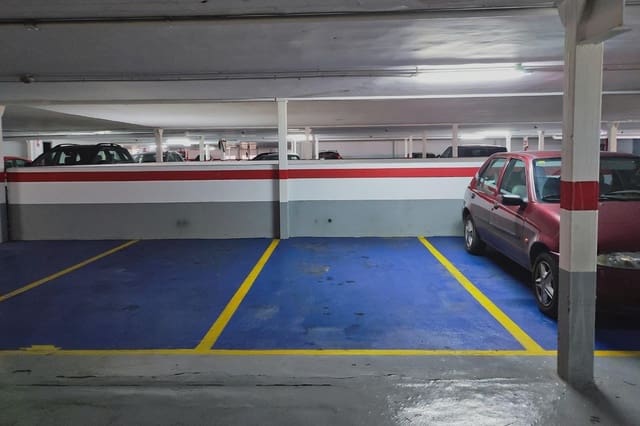 Garage for sale in Mestalla, Valencia city - € 32,000 (Ref: 9574723)