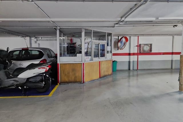 Garage for sale in Mestalla, Valencia city - € 32,000 (Ref: 9574723)