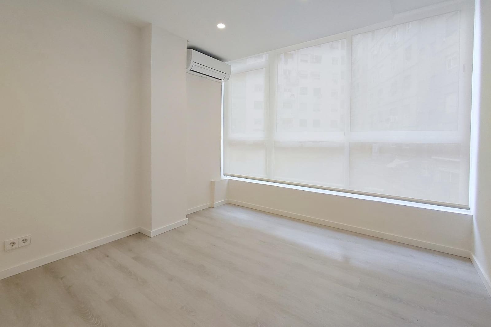 2 bedroom Flat for rent in Valencia city - € 1,500 (Ref: 9599649)