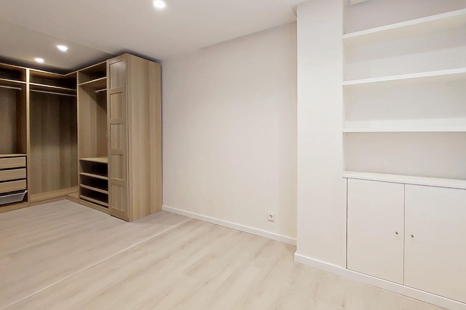 2 bedroom Flat for rent in Valencia city - € 1,500 (Ref: 9599649)