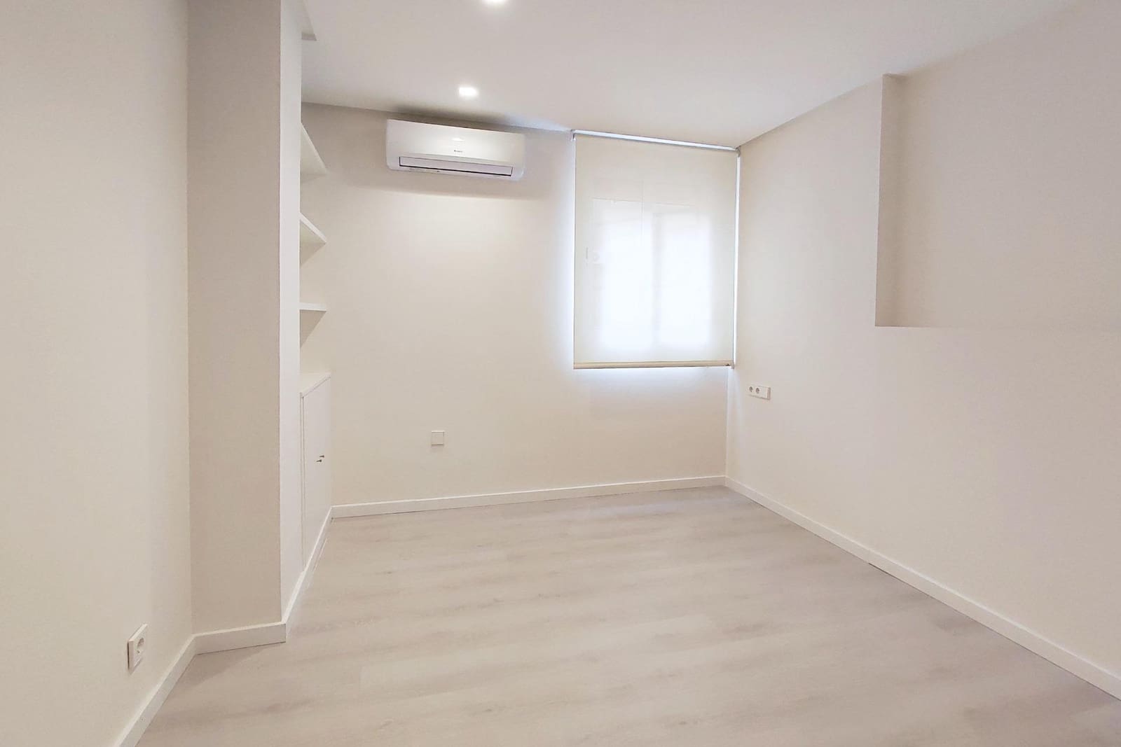 2 bedroom Flat for rent in Valencia city - € 1,500 (Ref: 9599649)