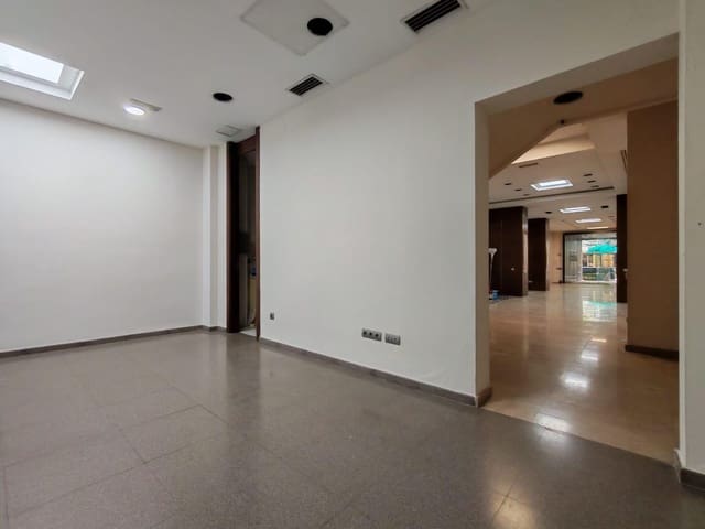 Commercial for rent in Sant Francesc, Valencia city - € 3,500 (Ref: 9608165)