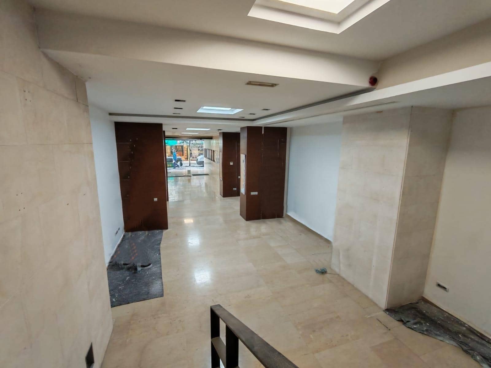 Commercial for rent in Valencia city - € 3,500 (Ref: 9608165)
